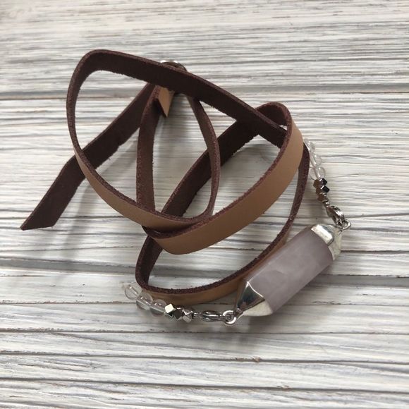 Wild Arrow Rose Quartz Leather Strap Bracelet - Picture 3 of 3